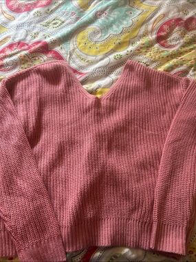 Hooked Up by IOT Dusty Rose V-Neck Knit Sweater